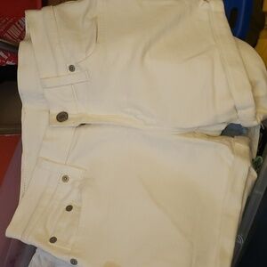 Levi's white low rise 4" inseam denim shorts size 26